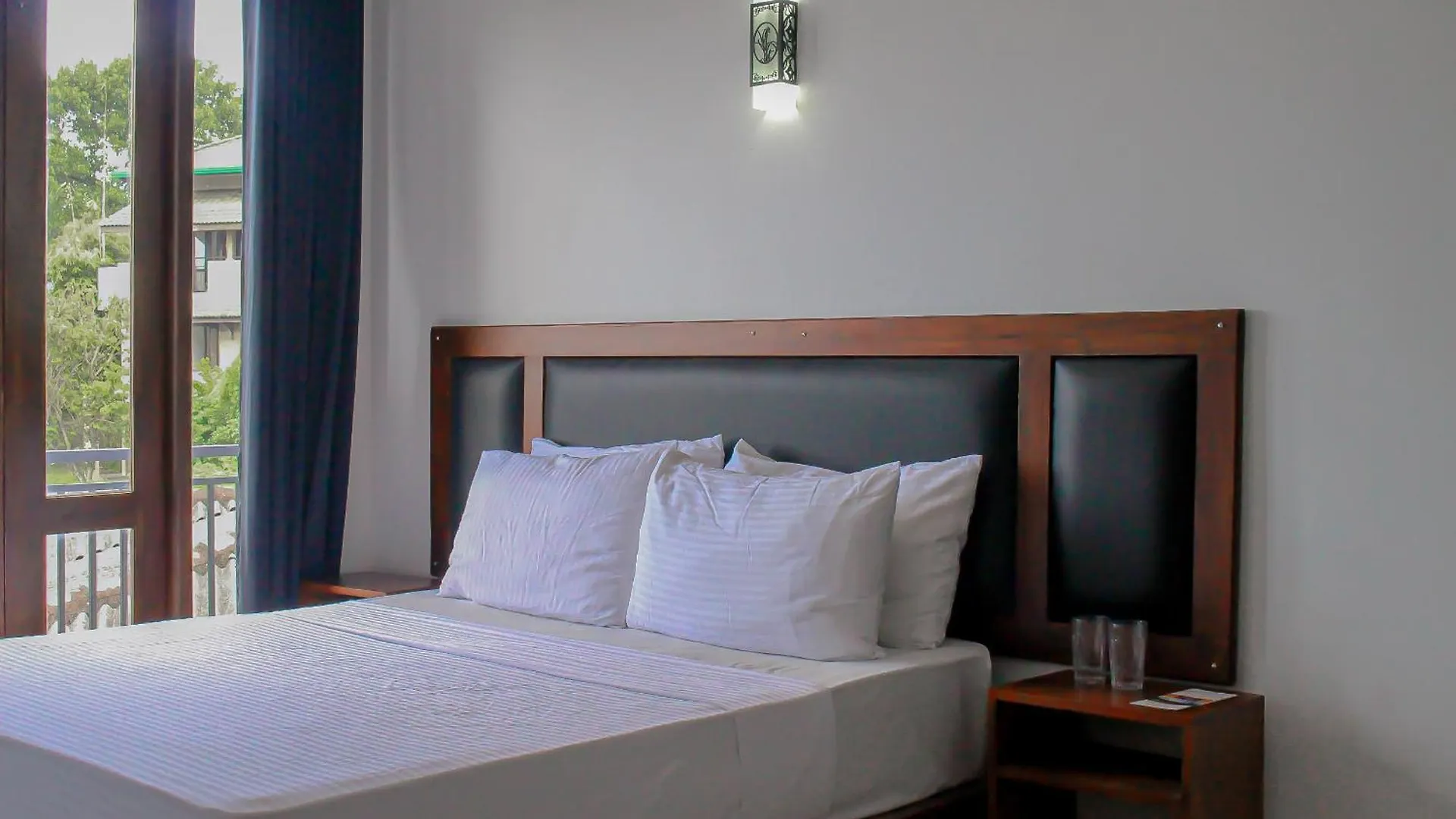Hotel The View Residence Kandy