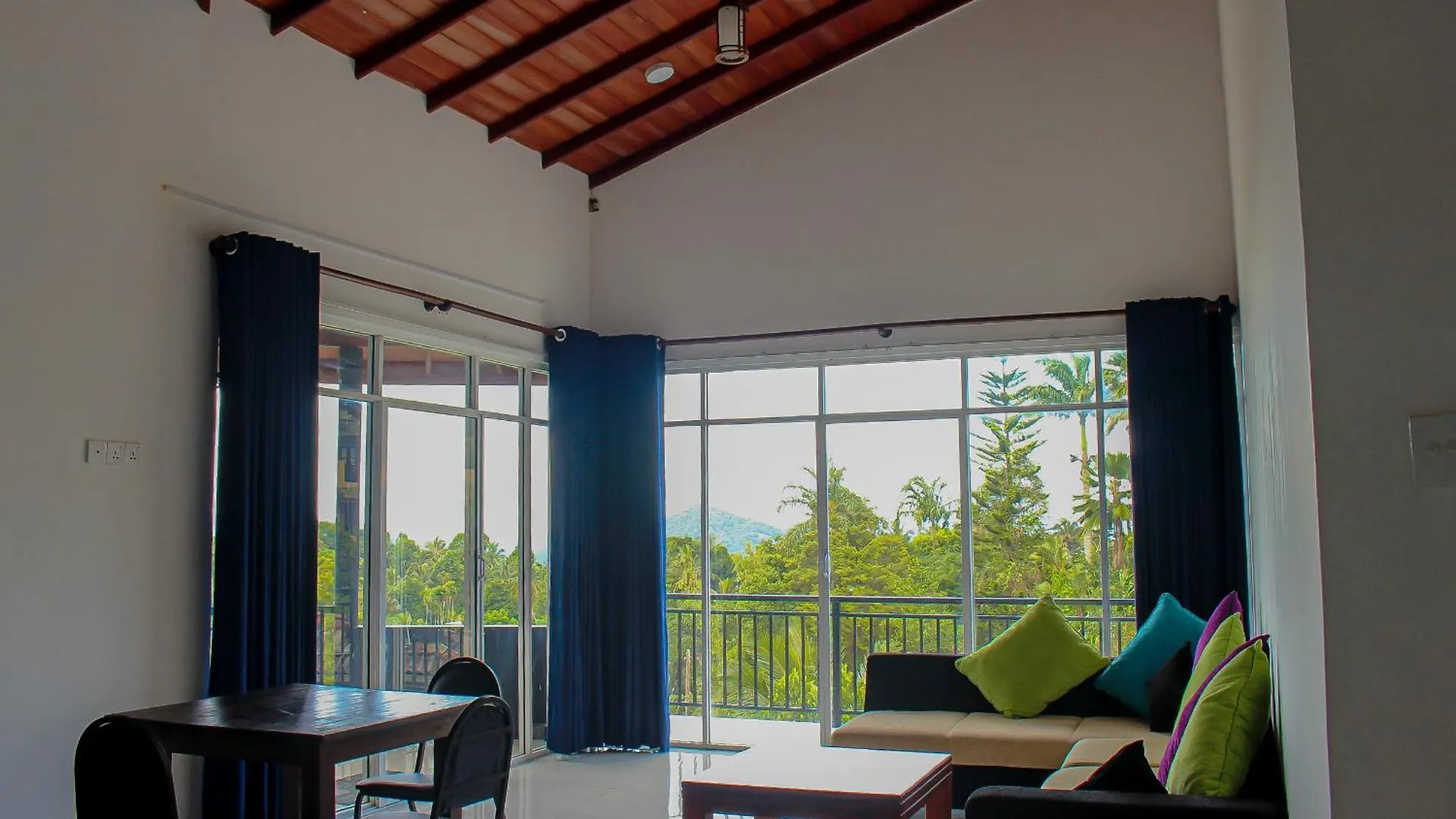 The View Residence Kandy 3*,